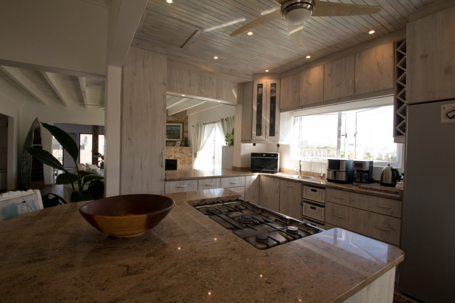4 Bedroom Property for Sale in Outeniqua Strand Western Cape